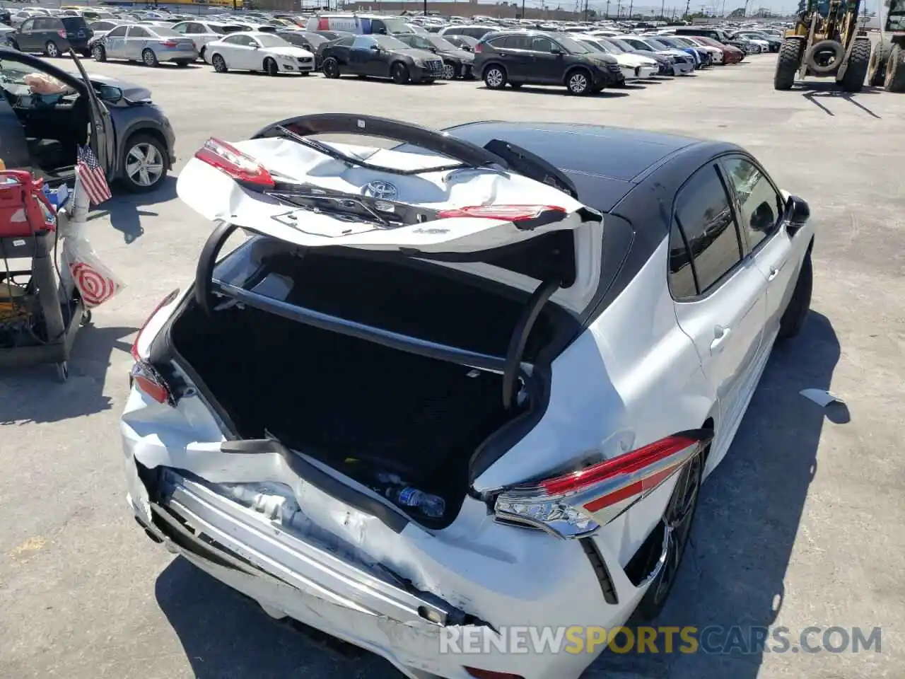 9 Photograph of a damaged car 4T1B61HK4KU179914 TOYOTA CAMRY 2019