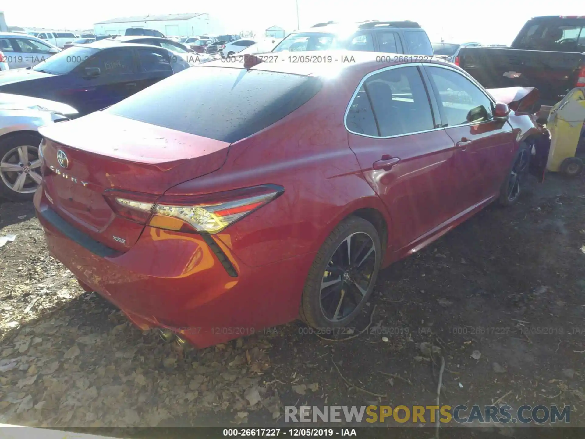 4 Photograph of a damaged car 4T1B61HK4KU195837 TOYOTA CAMRY 2019