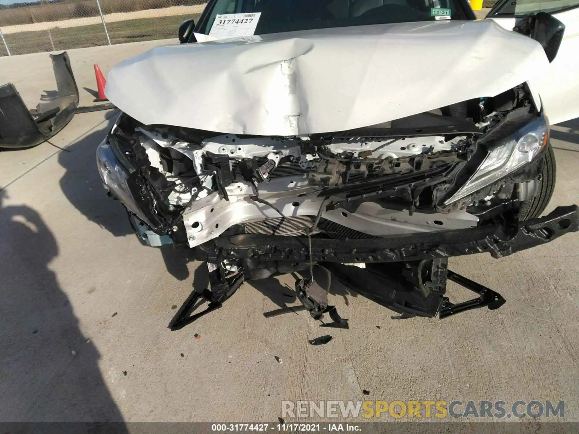 6 Photograph of a damaged car 4T1B61HK4KU204312 TOYOTA CAMRY 2019