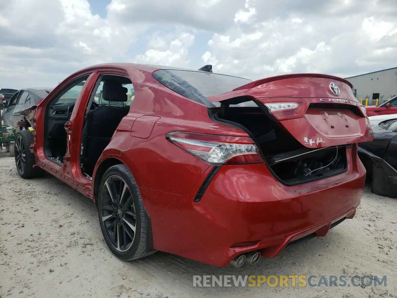 3 Photograph of a damaged car 4T1B61HK4KU205993 TOYOTA CAMRY 2019