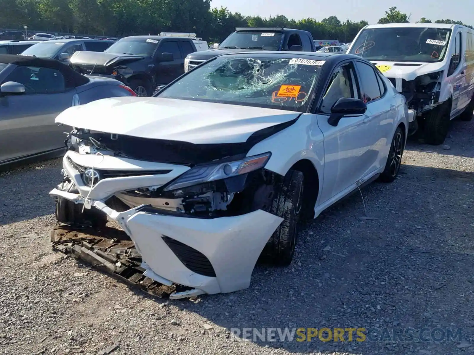 2 Photograph of a damaged car 4T1B61HK4KU208411 TOYOTA CAMRY 2019