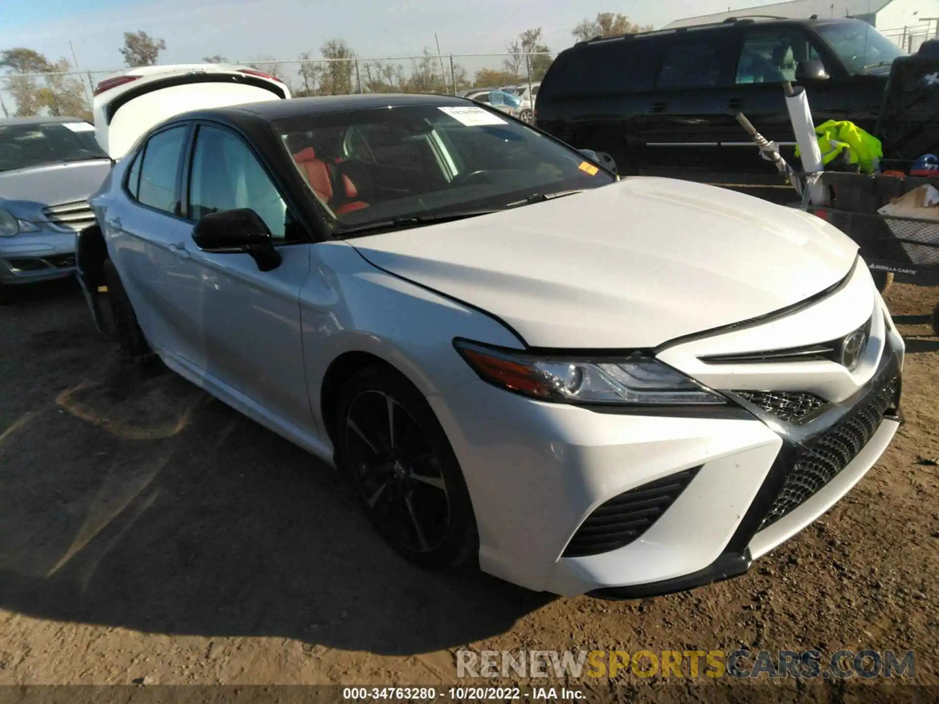 1 Photograph of a damaged car 4T1B61HK4KU208974 TOYOTA CAMRY 2019