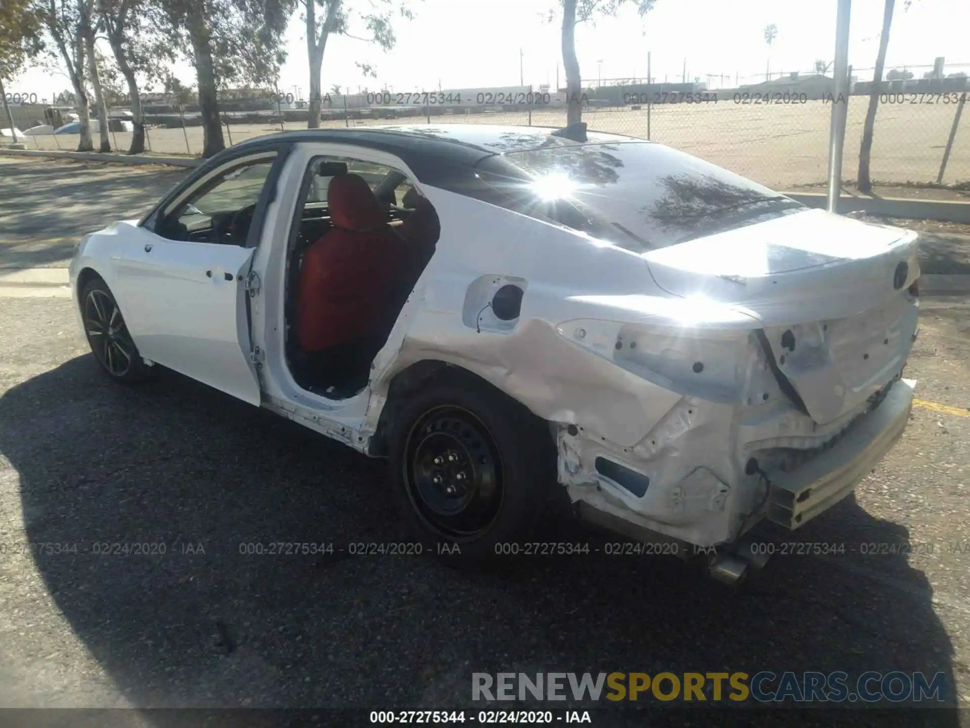 3 Photograph of a damaged car 4T1B61HK4KU211339 TOYOTA CAMRY 2019