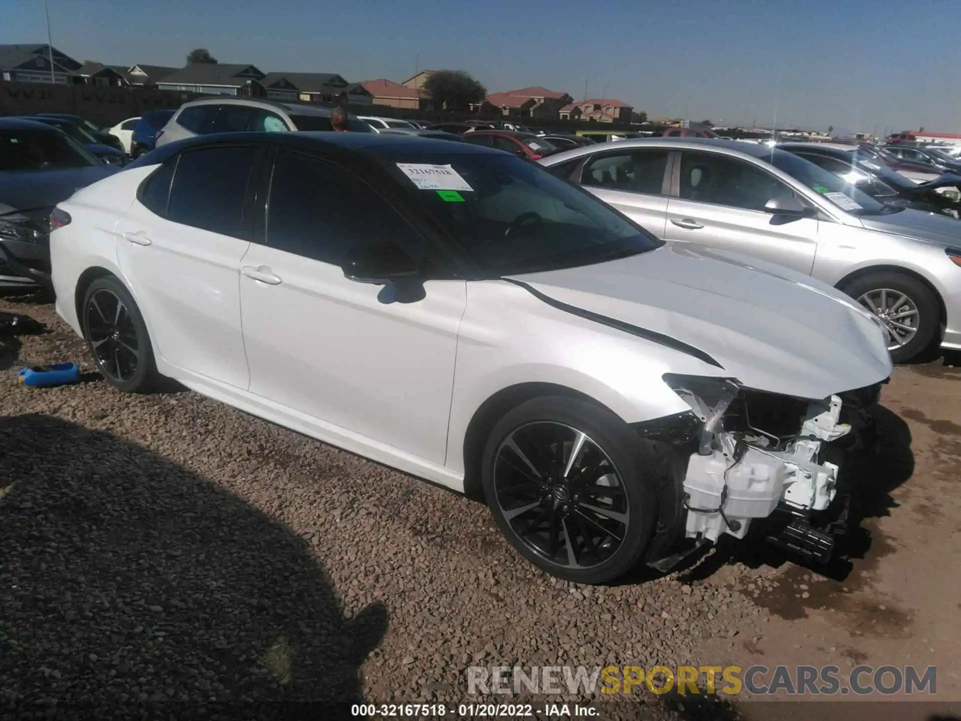 1 Photograph of a damaged car 4T1B61HK4KU218131 TOYOTA CAMRY 2019