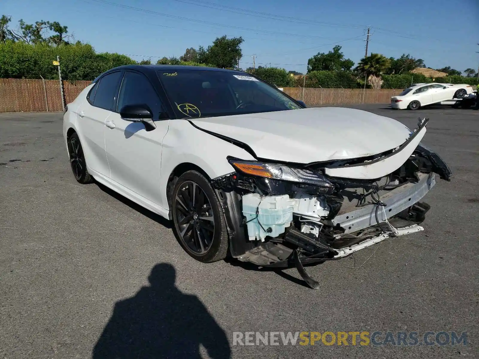 1 Photograph of a damaged car 4T1B61HK4KU220185 TOYOTA CAMRY 2019