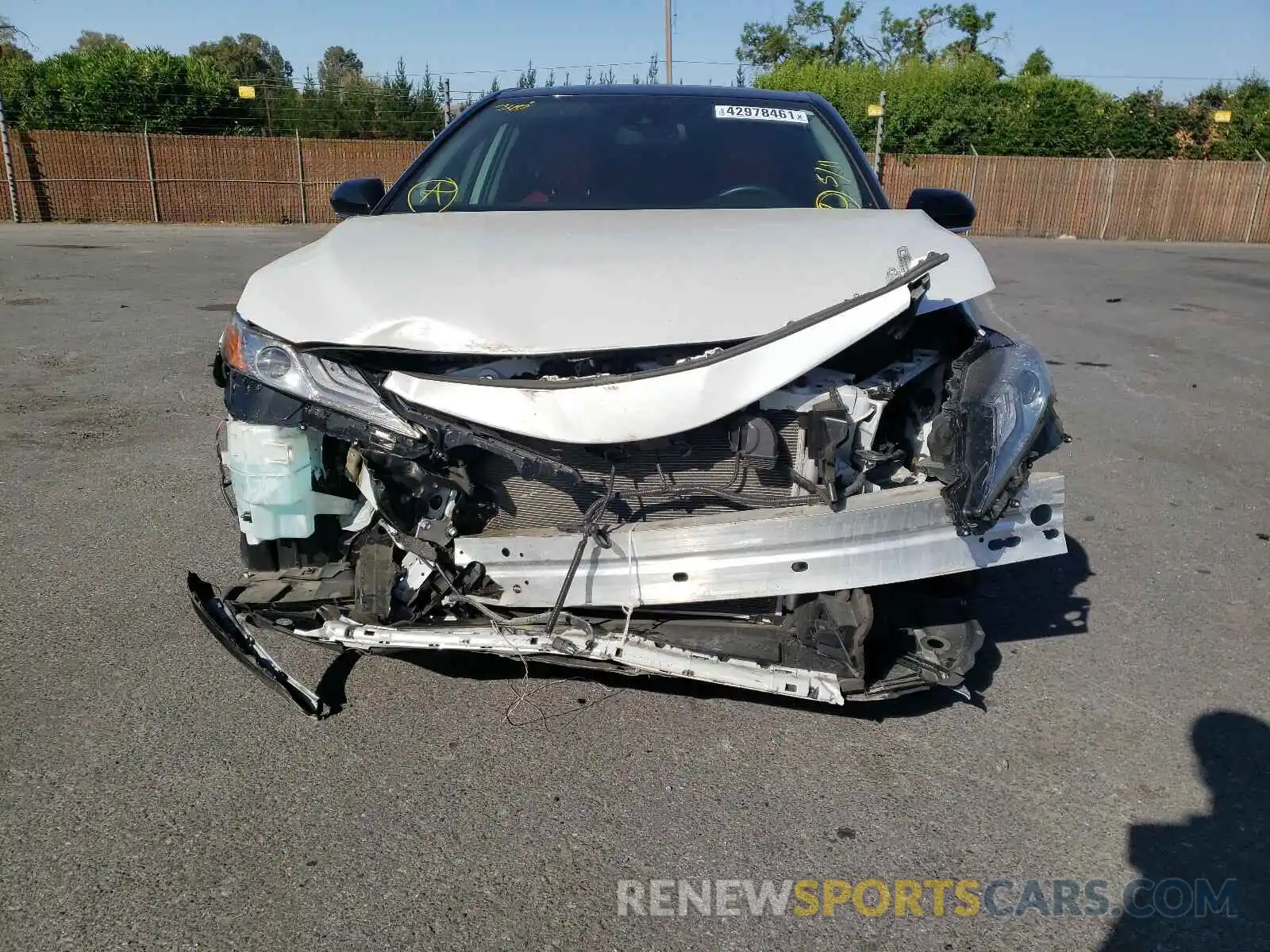 9 Photograph of a damaged car 4T1B61HK4KU220185 TOYOTA CAMRY 2019