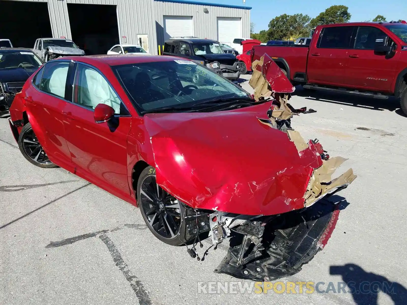 1 Photograph of a damaged car 4T1B61HK4KU221661 TOYOTA CAMRY 2019