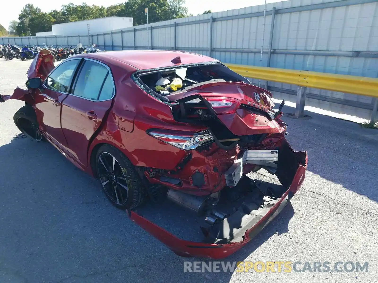 3 Photograph of a damaged car 4T1B61HK4KU221661 TOYOTA CAMRY 2019