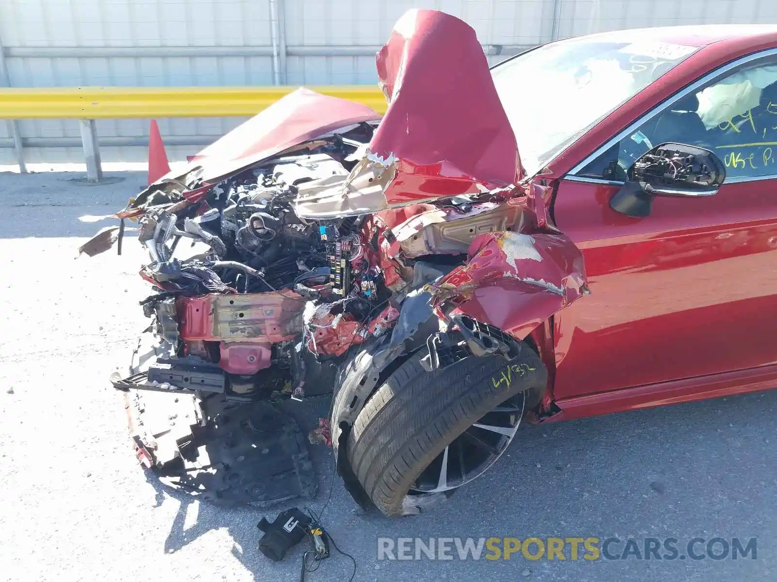 9 Photograph of a damaged car 4T1B61HK4KU221661 TOYOTA CAMRY 2019