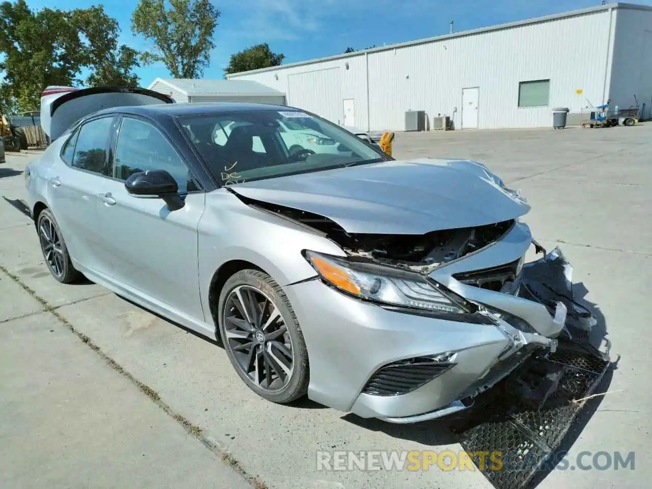 1 Photograph of a damaged car 4T1B61HK4KU225757 TOYOTA CAMRY 2019