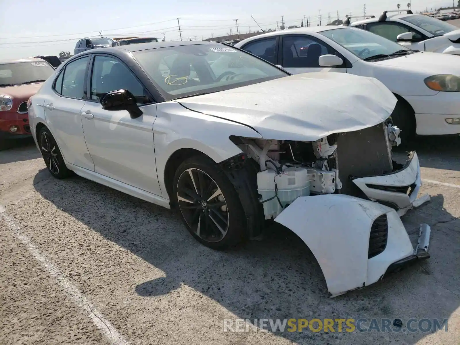 1 Photograph of a damaged car 4T1B61HK4KU227282 TOYOTA CAMRY 2019