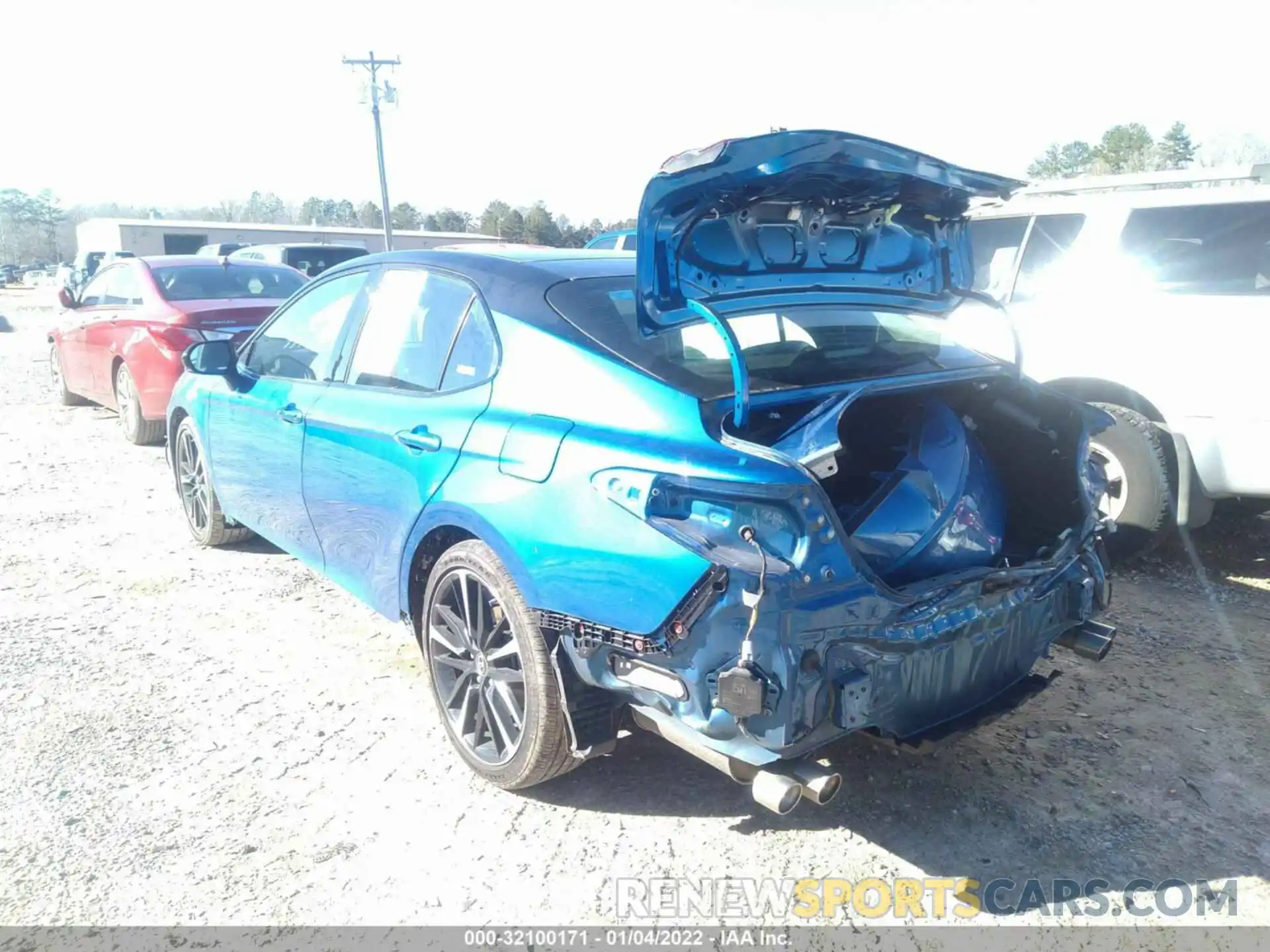 3 Photograph of a damaged car 4T1B61HK4KU233647 TOYOTA CAMRY 2019