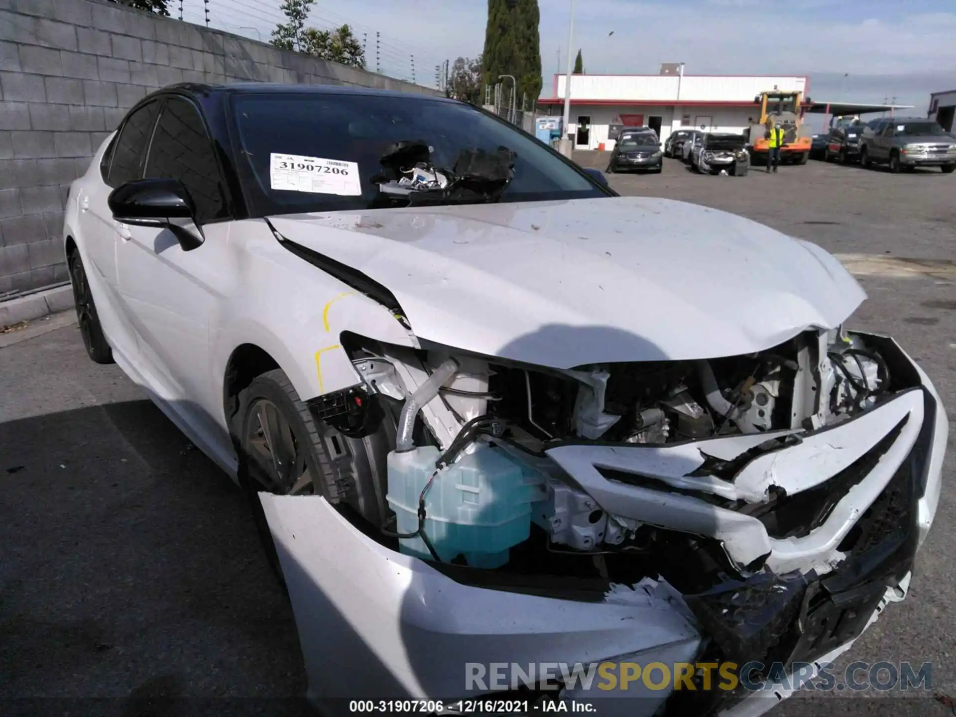 1 Photograph of a damaged car 4T1B61HK4KU251050 TOYOTA CAMRY 2019