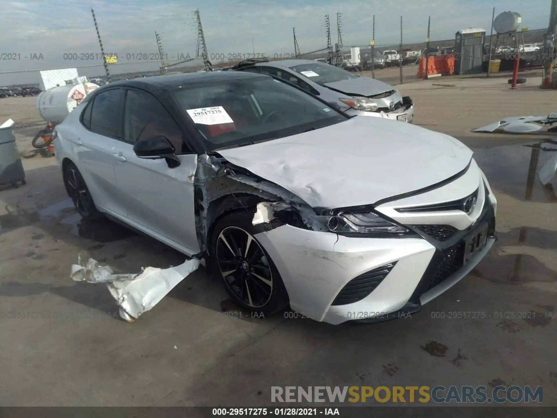 1 Photograph of a damaged car 4T1B61HK4KU253316 TOYOTA CAMRY 2019