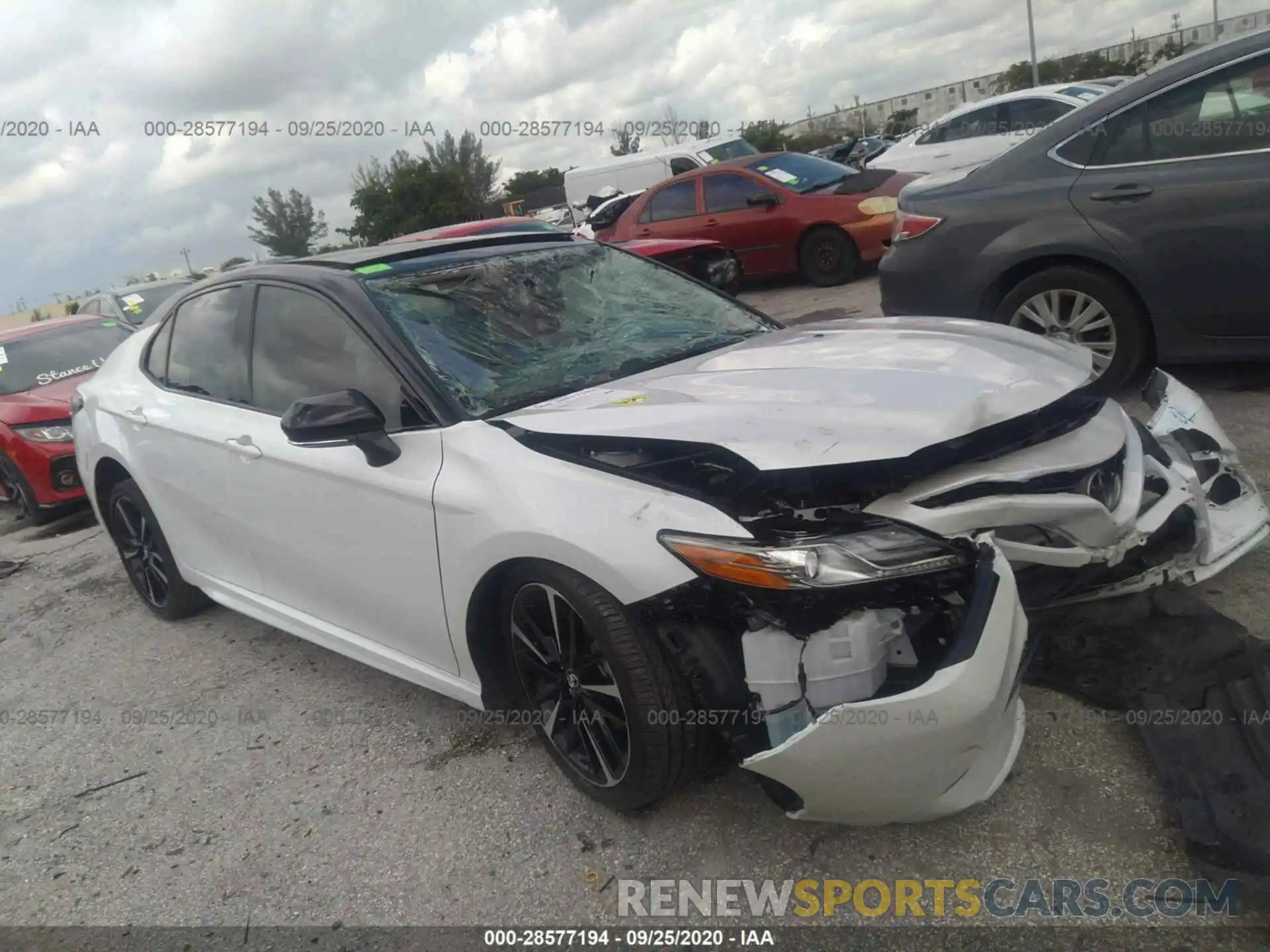 1 Photograph of a damaged car 4T1B61HK4KU254806 TOYOTA CAMRY 2019