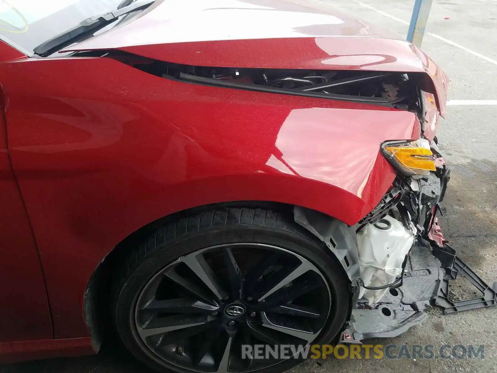 9 Photograph of a damaged car 4T1B61HK4KU257916 TOYOTA CAMRY 2019