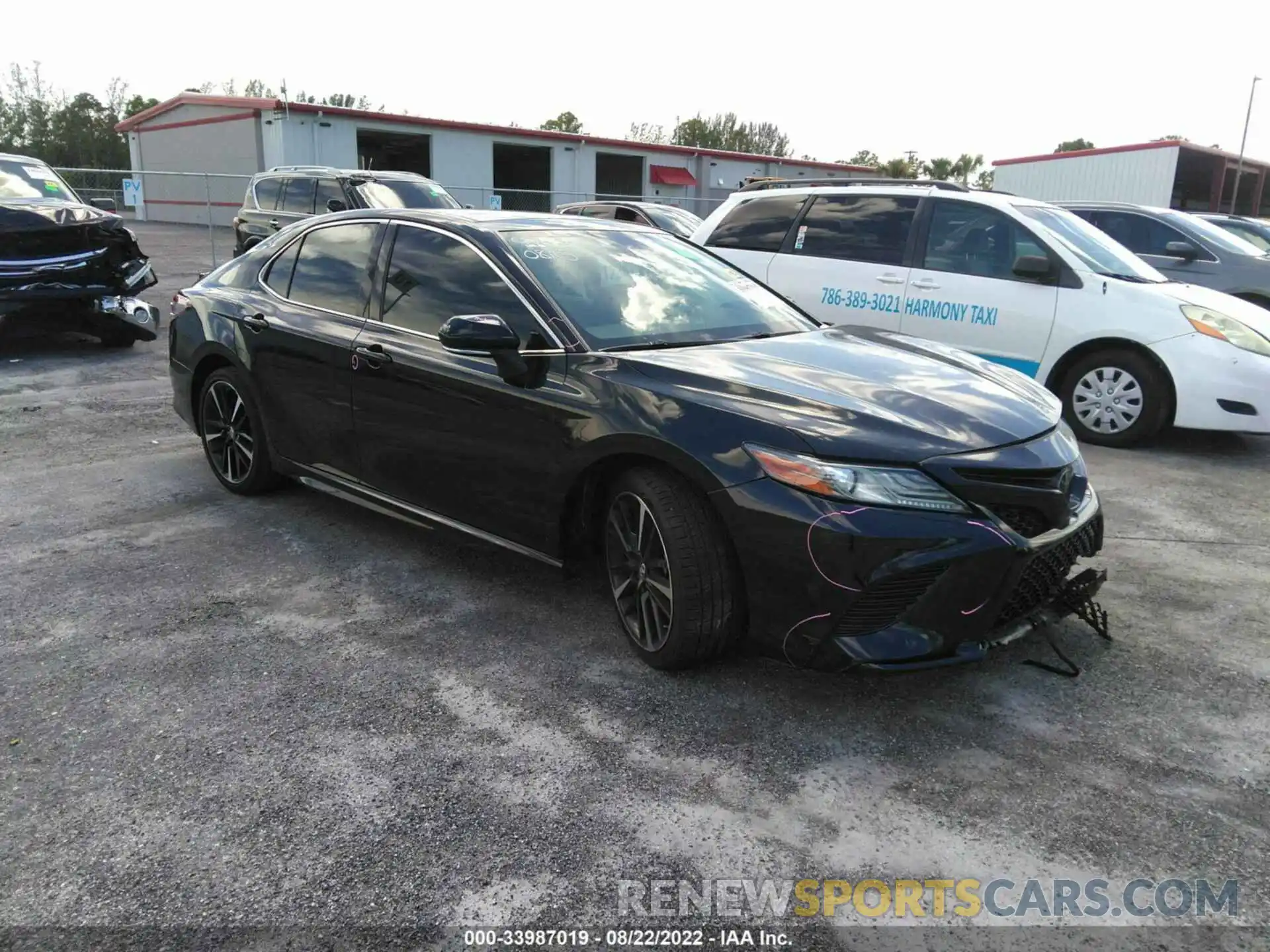 1 Photograph of a damaged car 4T1B61HK4KU259763 TOYOTA CAMRY 2019