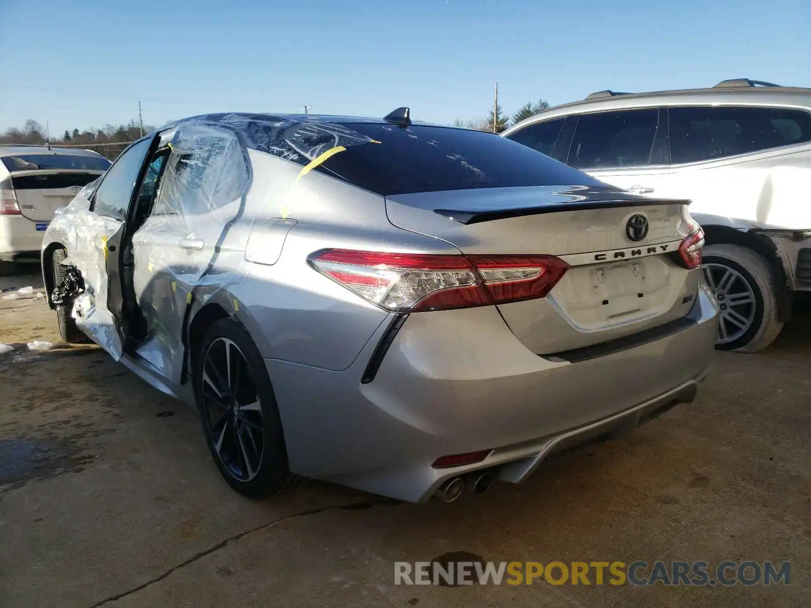 3 Photograph of a damaged car 4T1B61HK4KU264638 TOYOTA CAMRY 2019