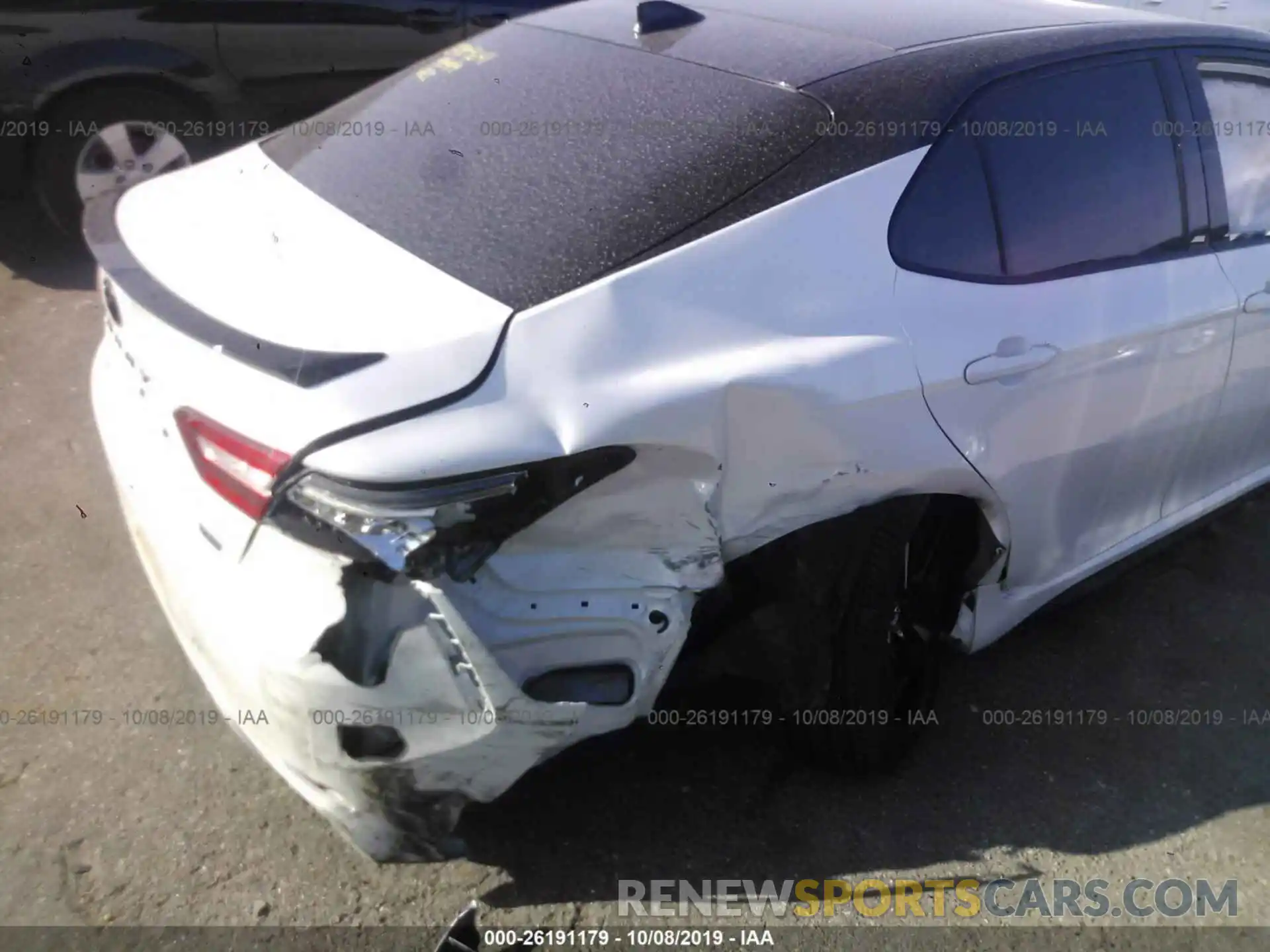 6 Photograph of a damaged car 4T1B61HK4KU274554 TOYOTA CAMRY 2019