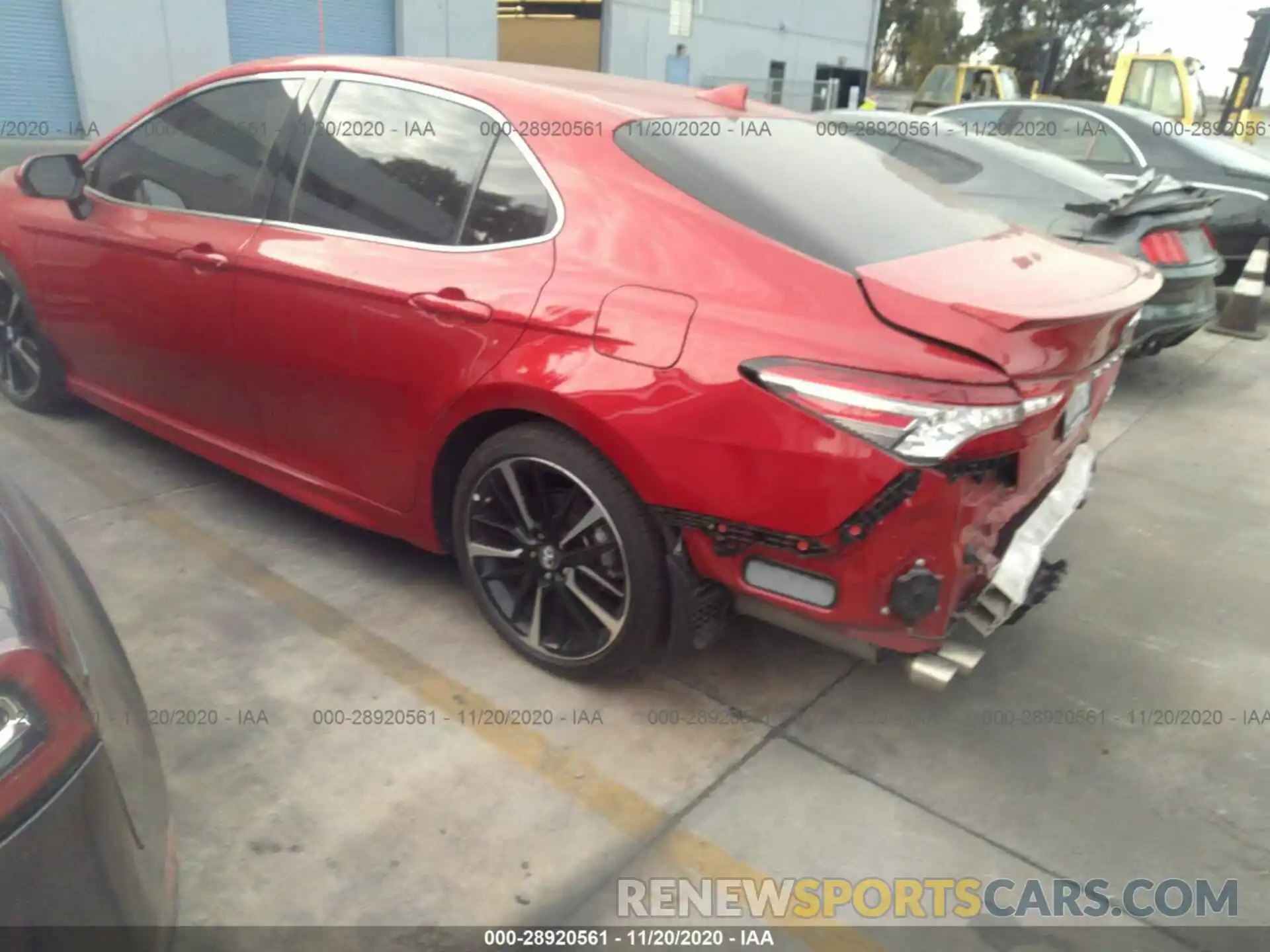 3 Photograph of a damaged car 4T1B61HK4KU281682 TOYOTA CAMRY 2019