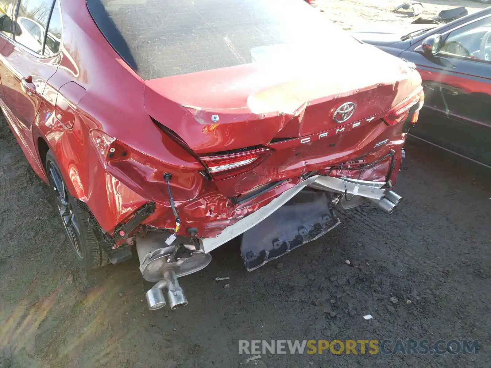 9 Photograph of a damaged car 4T1B61HK4KU287224 TOYOTA CAMRY 2019