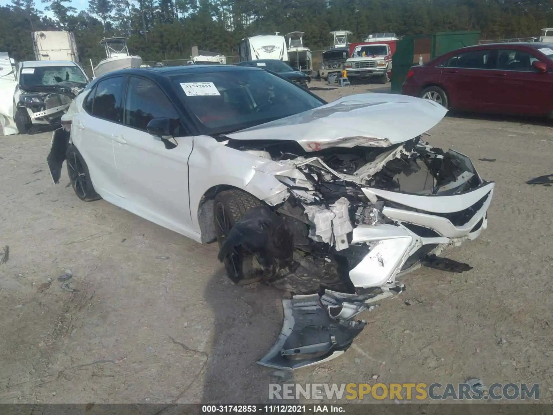 1 Photograph of a damaged car 4T1B61HK4KU289622 TOYOTA CAMRY 2019