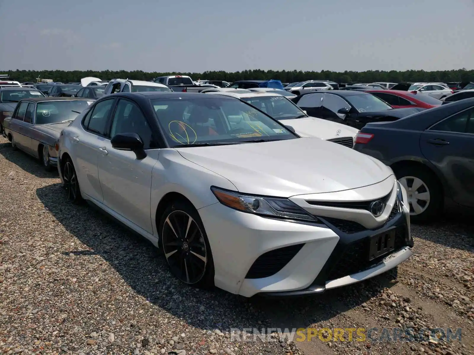 1 Photograph of a damaged car 4T1B61HK4KU292911 TOYOTA CAMRY 2019