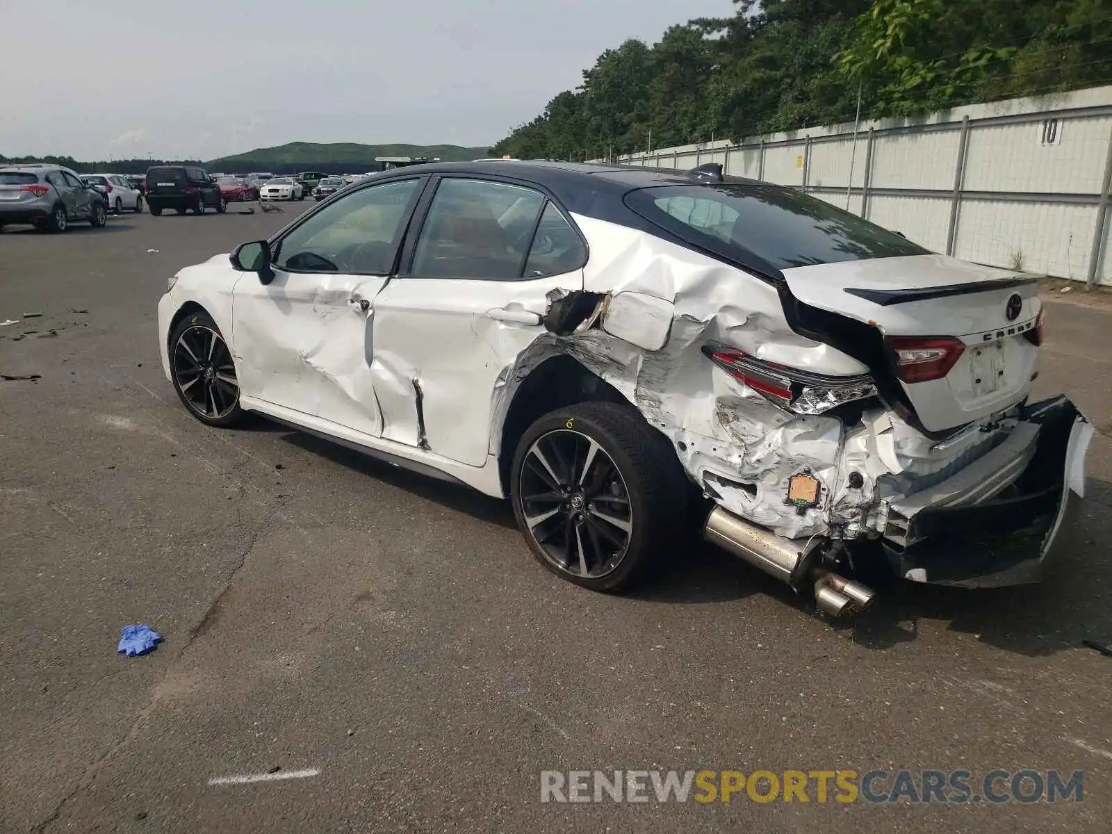 3 Photograph of a damaged car 4T1B61HK4KU292911 TOYOTA CAMRY 2019