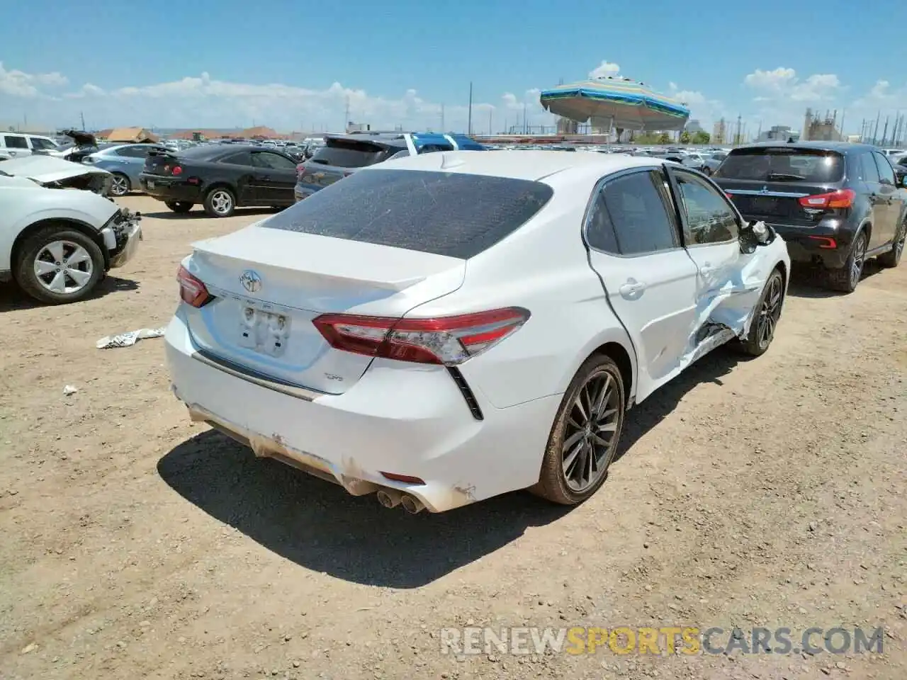 4 Фотография поврежденного автомобиля 4T1B61HK4KU299454 TOYOTA CAMRY 2019