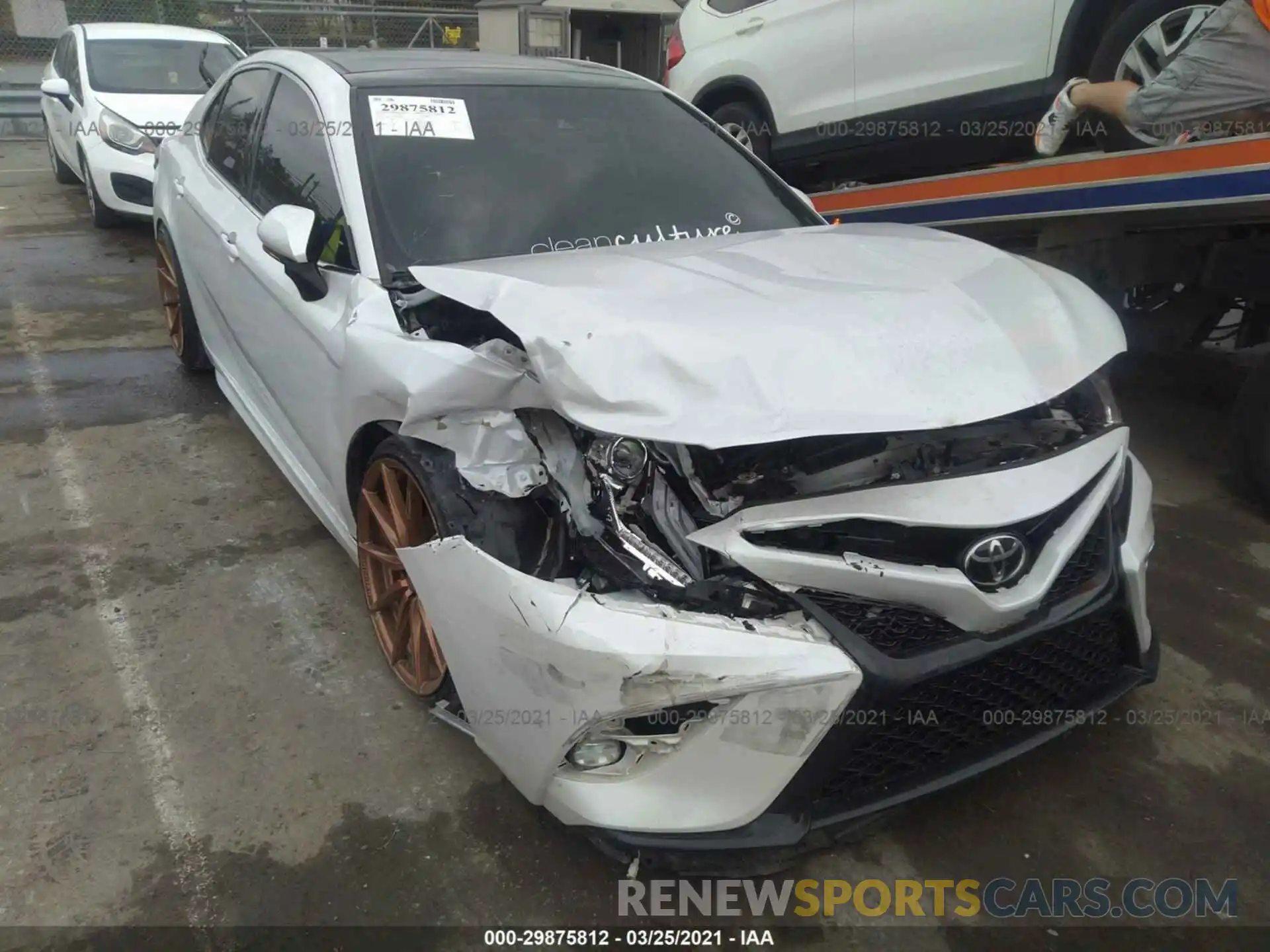 6 Photograph of a damaged car 4T1B61HK4KU689289 TOYOTA CAMRY 2019