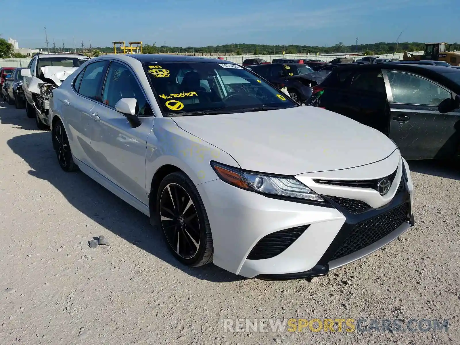 1 Photograph of a damaged car 4T1B61HK4KU700369 TOYOTA CAMRY 2019