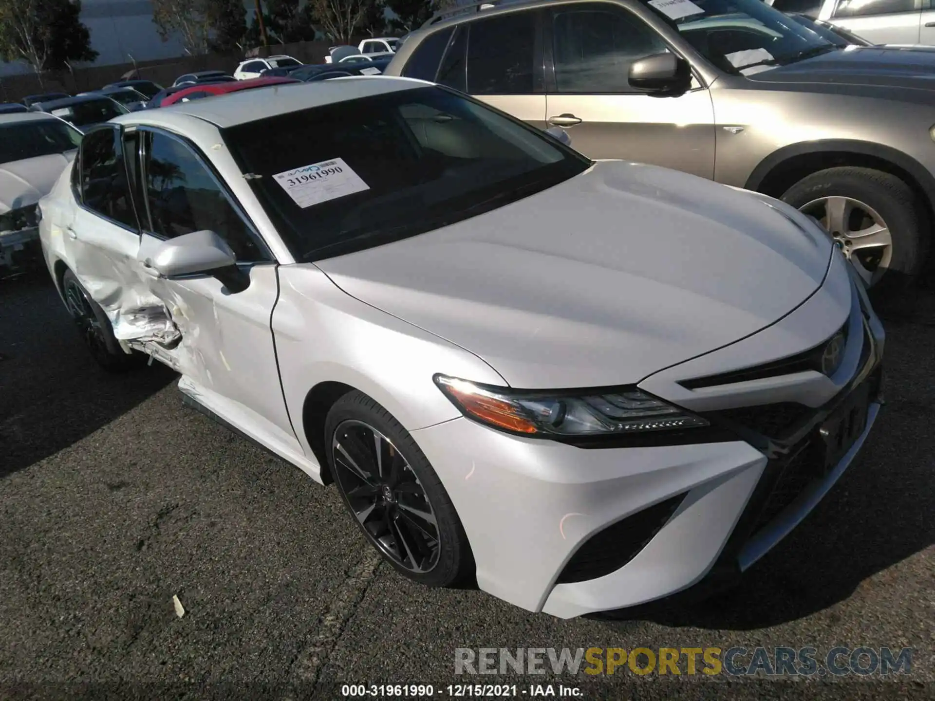 1 Photograph of a damaged car 4T1B61HK4KU706950 TOYOTA CAMRY 2019