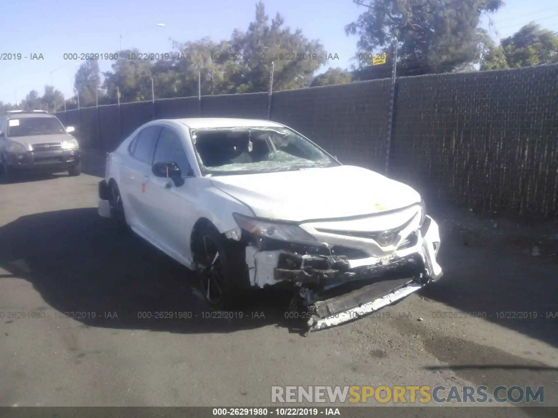 1 Photograph of a damaged car 4T1B61HK4KU715387 TOYOTA CAMRY 2019