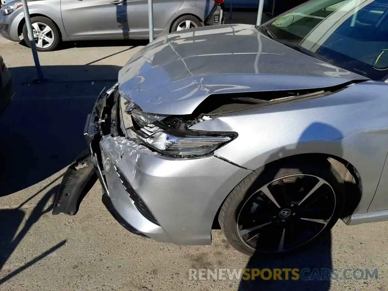 9 Photograph of a damaged car 4T1B61HK4KU718449 TOYOTA CAMRY 2019