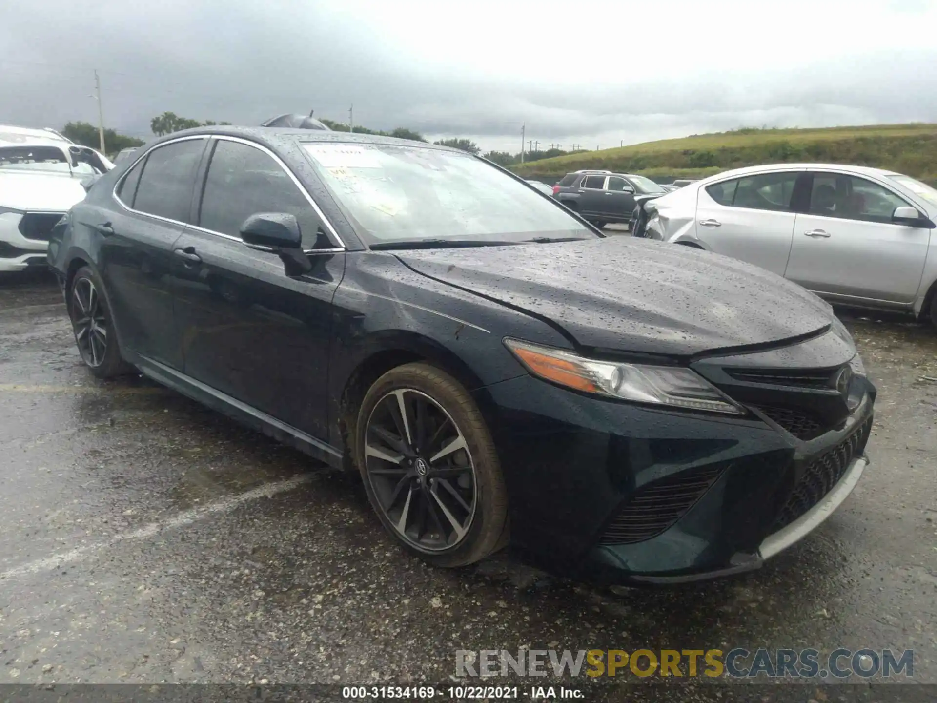 1 Photograph of a damaged car 4T1B61HK4KU752035 TOYOTA CAMRY 2019