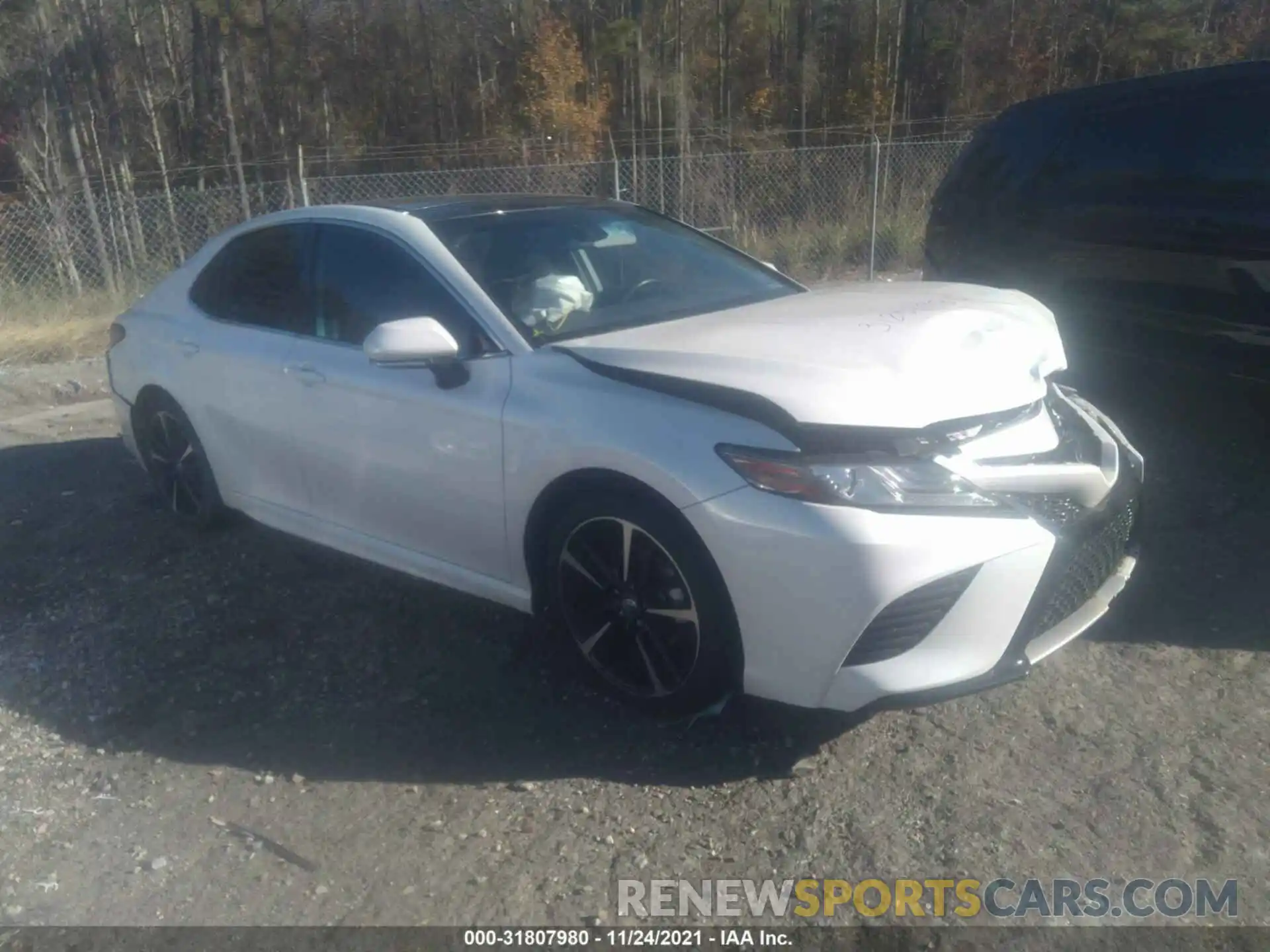 1 Photograph of a damaged car 4T1B61HK4KU755162 TOYOTA CAMRY 2019