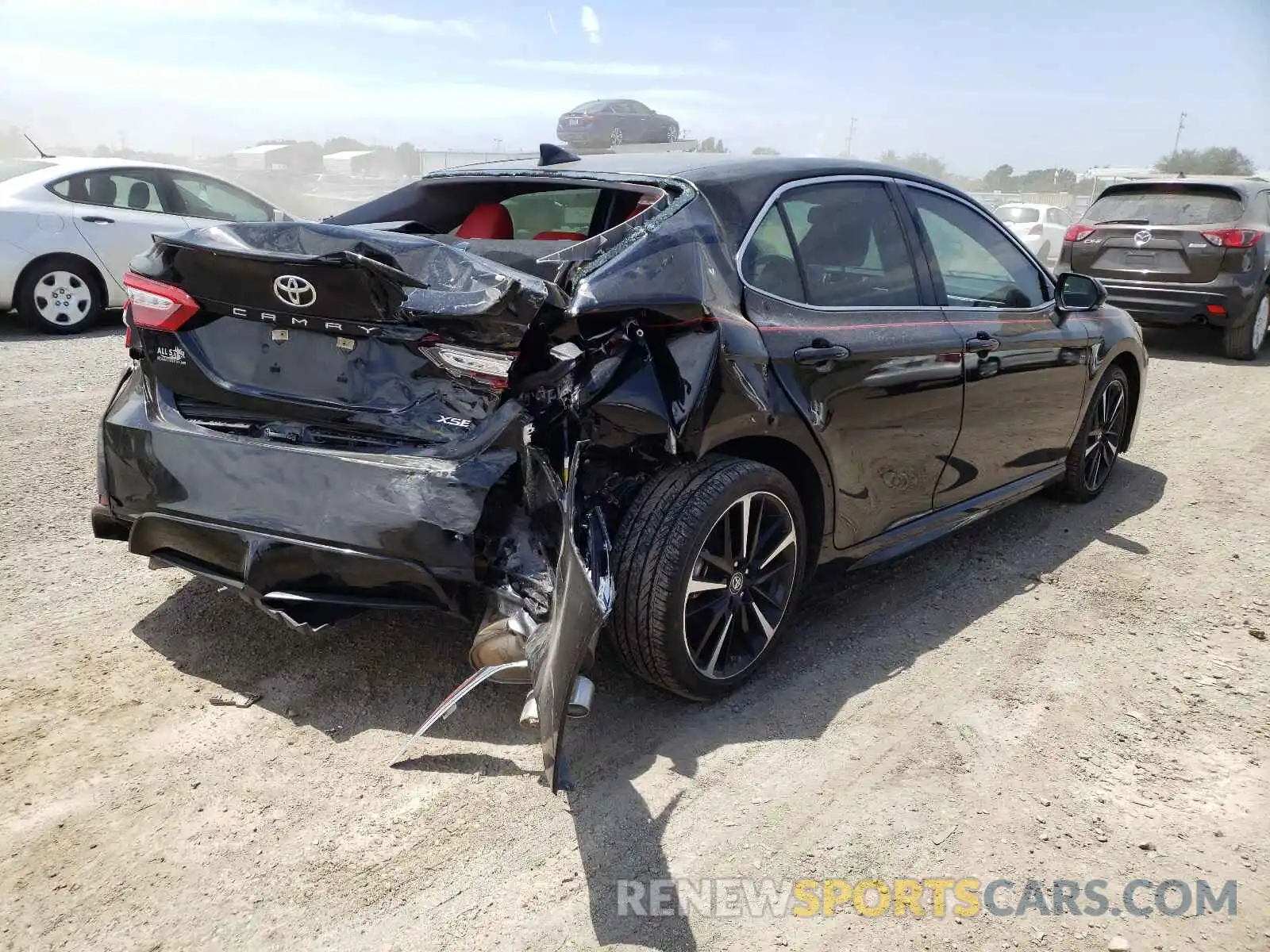 4 Photograph of a damaged car 4T1B61HK4KU760894 TOYOTA CAMRY 2019