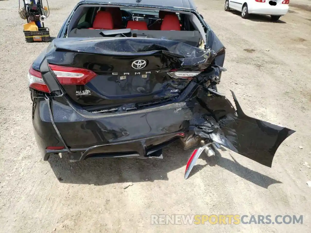 9 Photograph of a damaged car 4T1B61HK4KU760894 TOYOTA CAMRY 2019