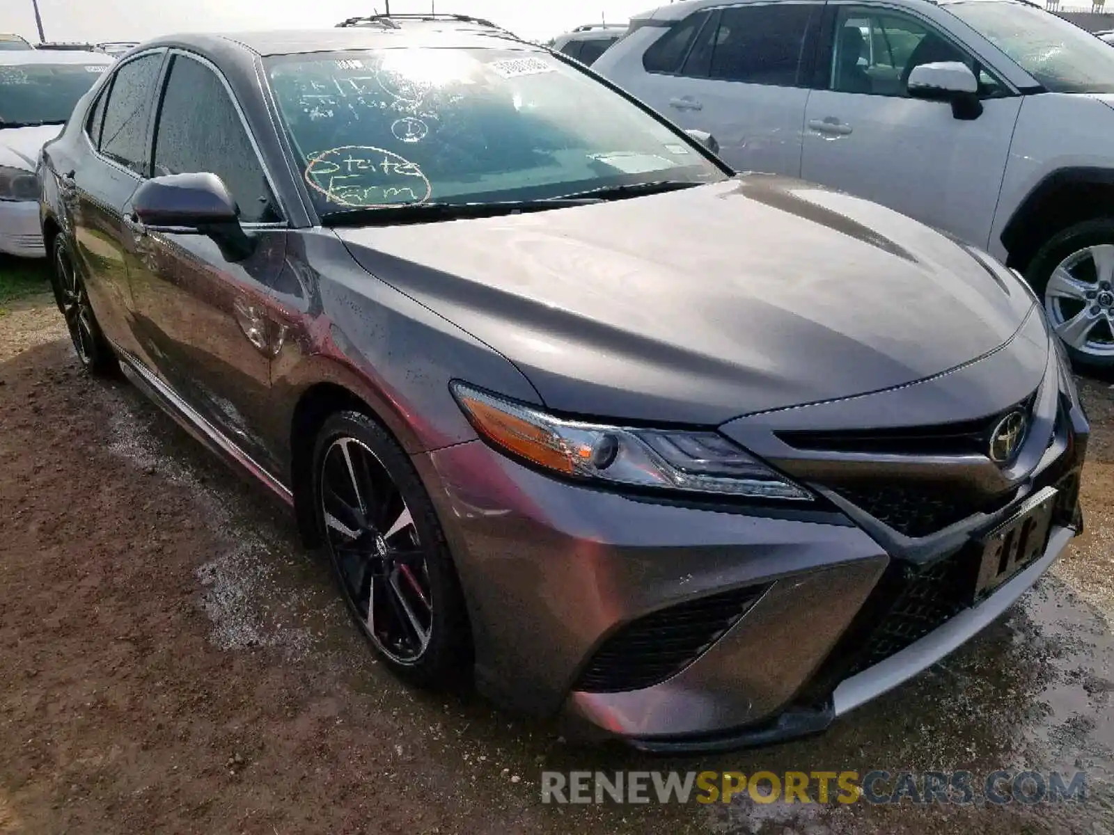 1 Photograph of a damaged car 4T1B61HK4KU767327 TOYOTA CAMRY 2019