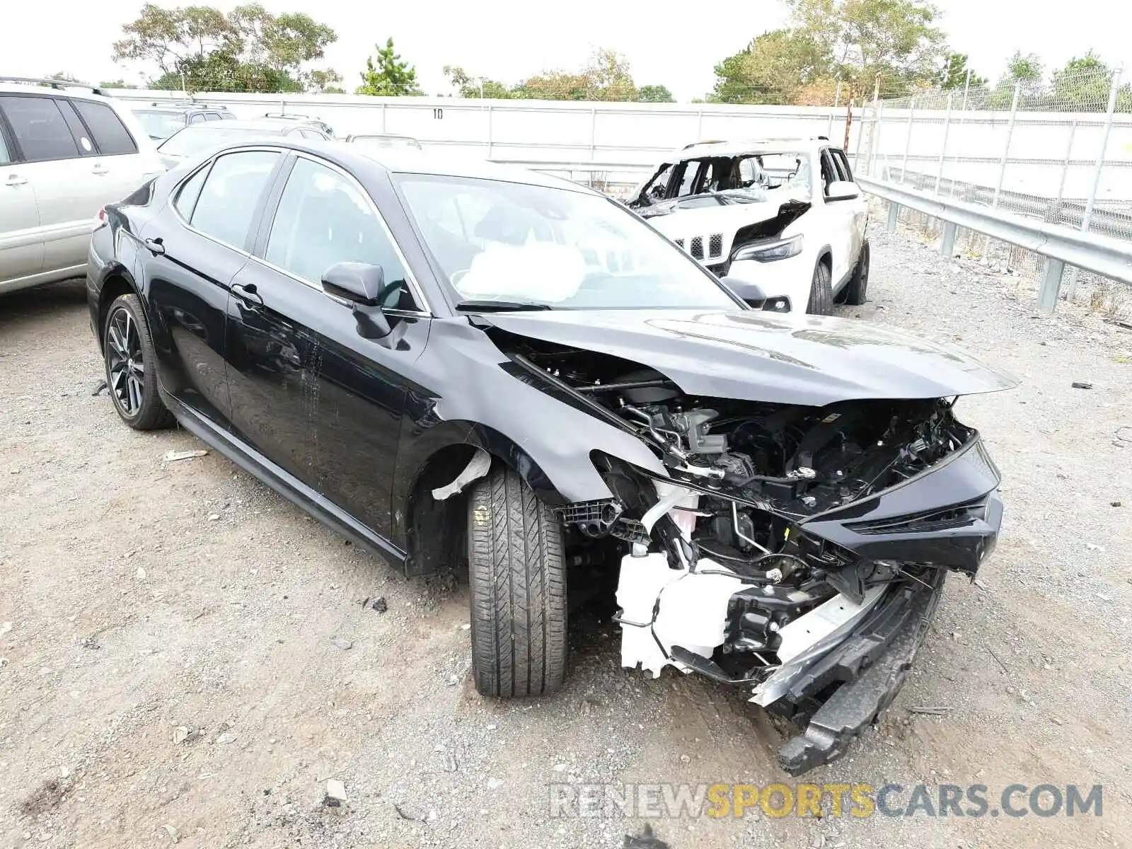 1 Photograph of a damaged car 4T1B61HK4KU770986 TOYOTA CAMRY 2019