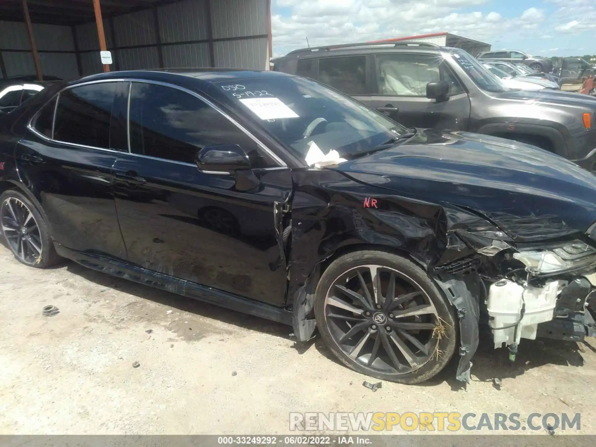 1 Photograph of a damaged car 4T1B61HK4KU781227 TOYOTA CAMRY 2019