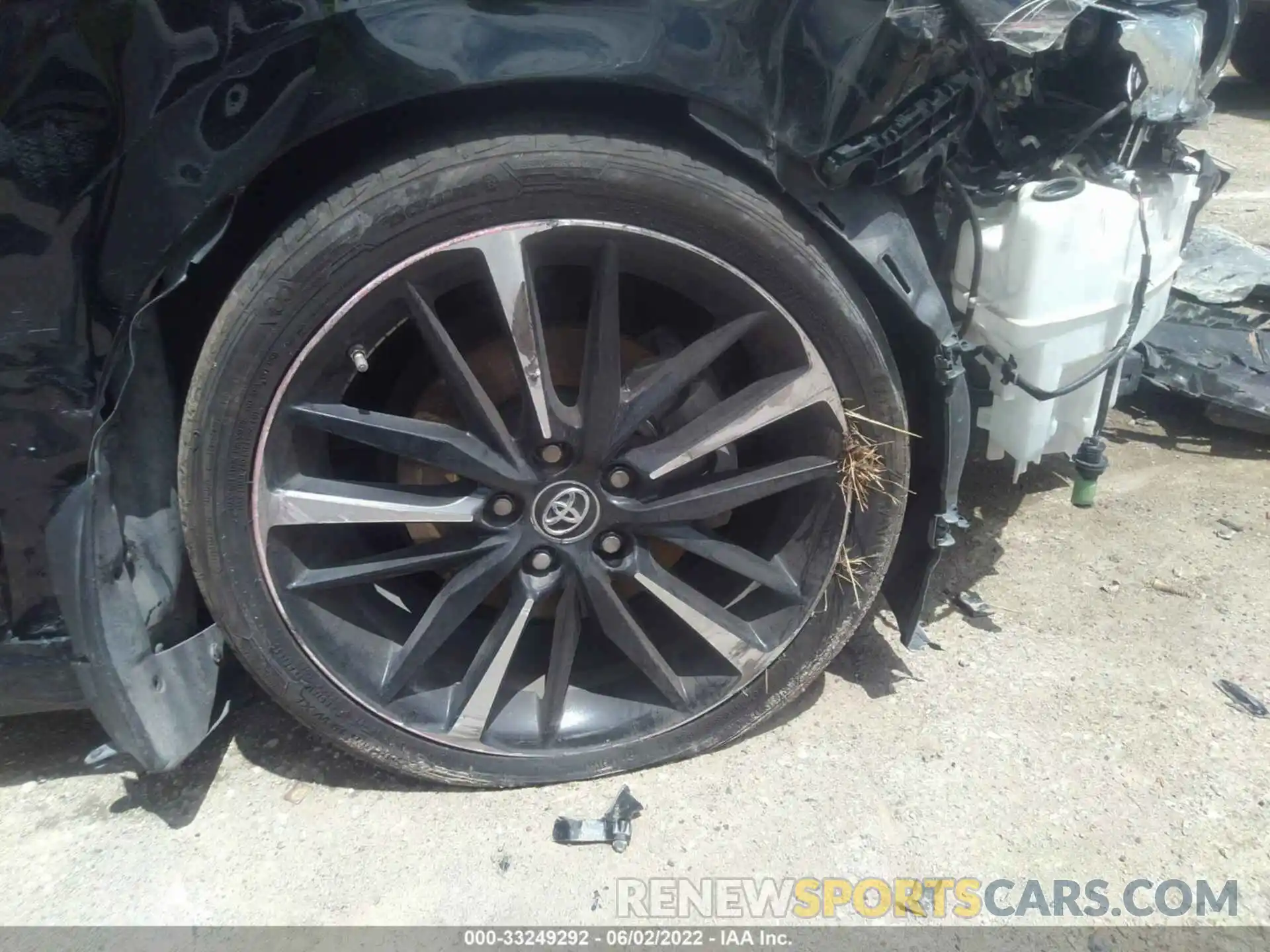 14 Photograph of a damaged car 4T1B61HK4KU781227 TOYOTA CAMRY 2019