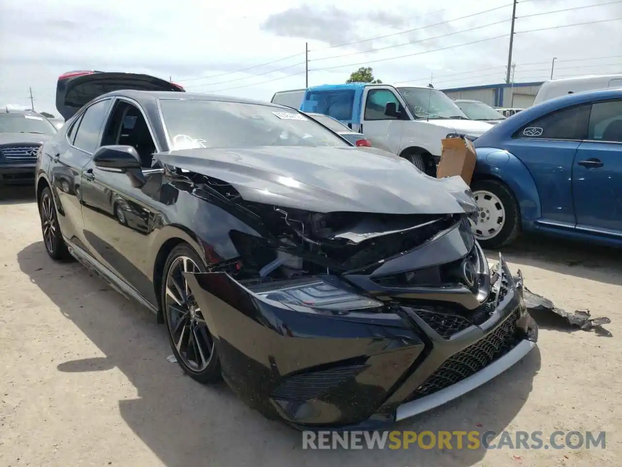 1 Photograph of a damaged car 4T1B61HK4KU784595 TOYOTA CAMRY 2019