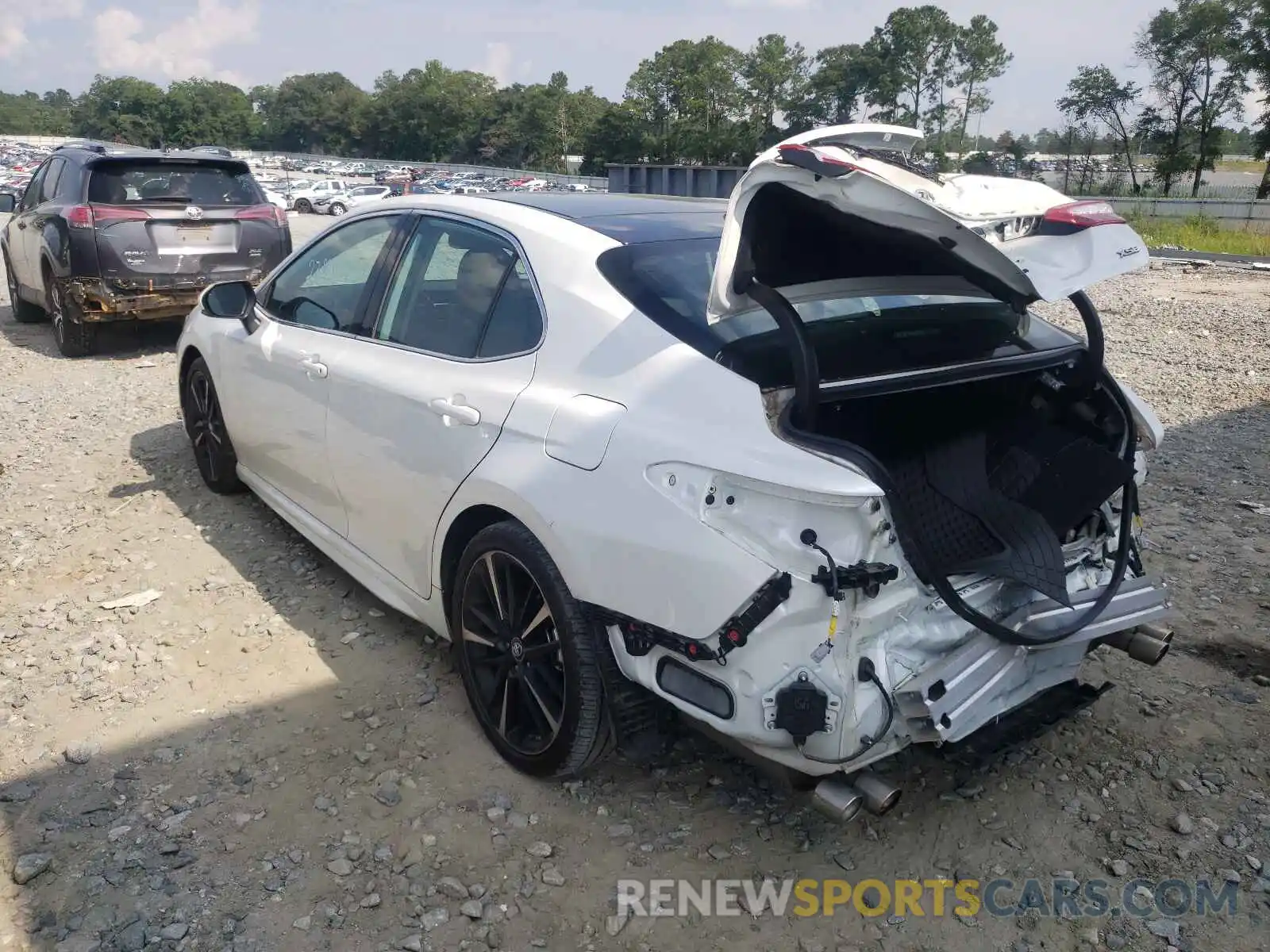 3 Photograph of a damaged car 4T1B61HK4KU796388 TOYOTA CAMRY 2019