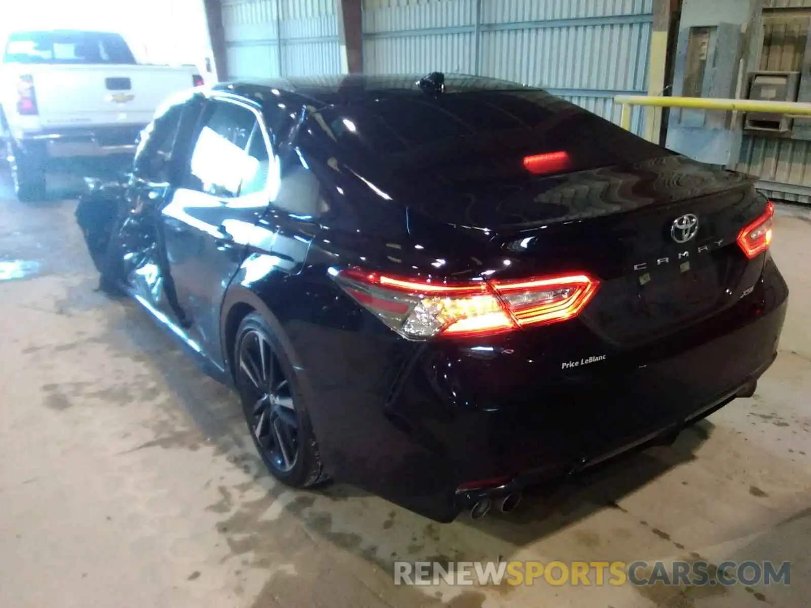 3 Photograph of a damaged car 4T1B61HK4KU800861 TOYOTA CAMRY 2019