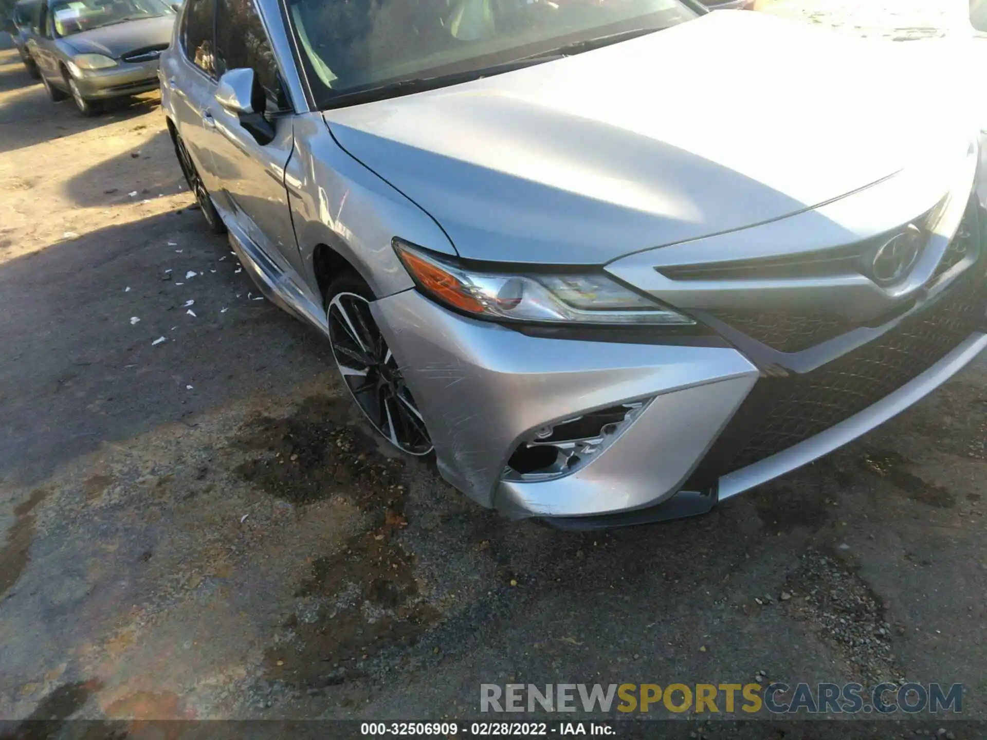 6 Photograph of a damaged car 4T1B61HK4KU818258 TOYOTA CAMRY 2019