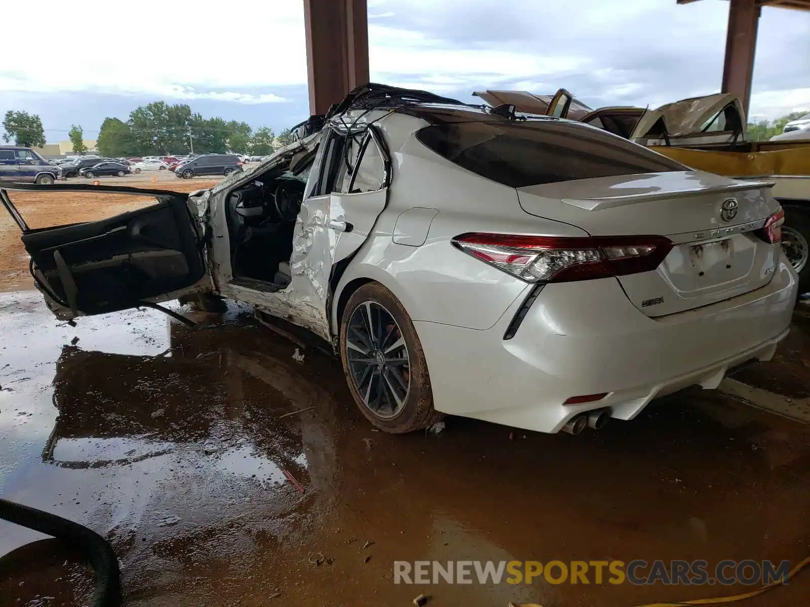 3 Photograph of a damaged car 4T1B61HK4KU825193 TOYOTA CAMRY 2019