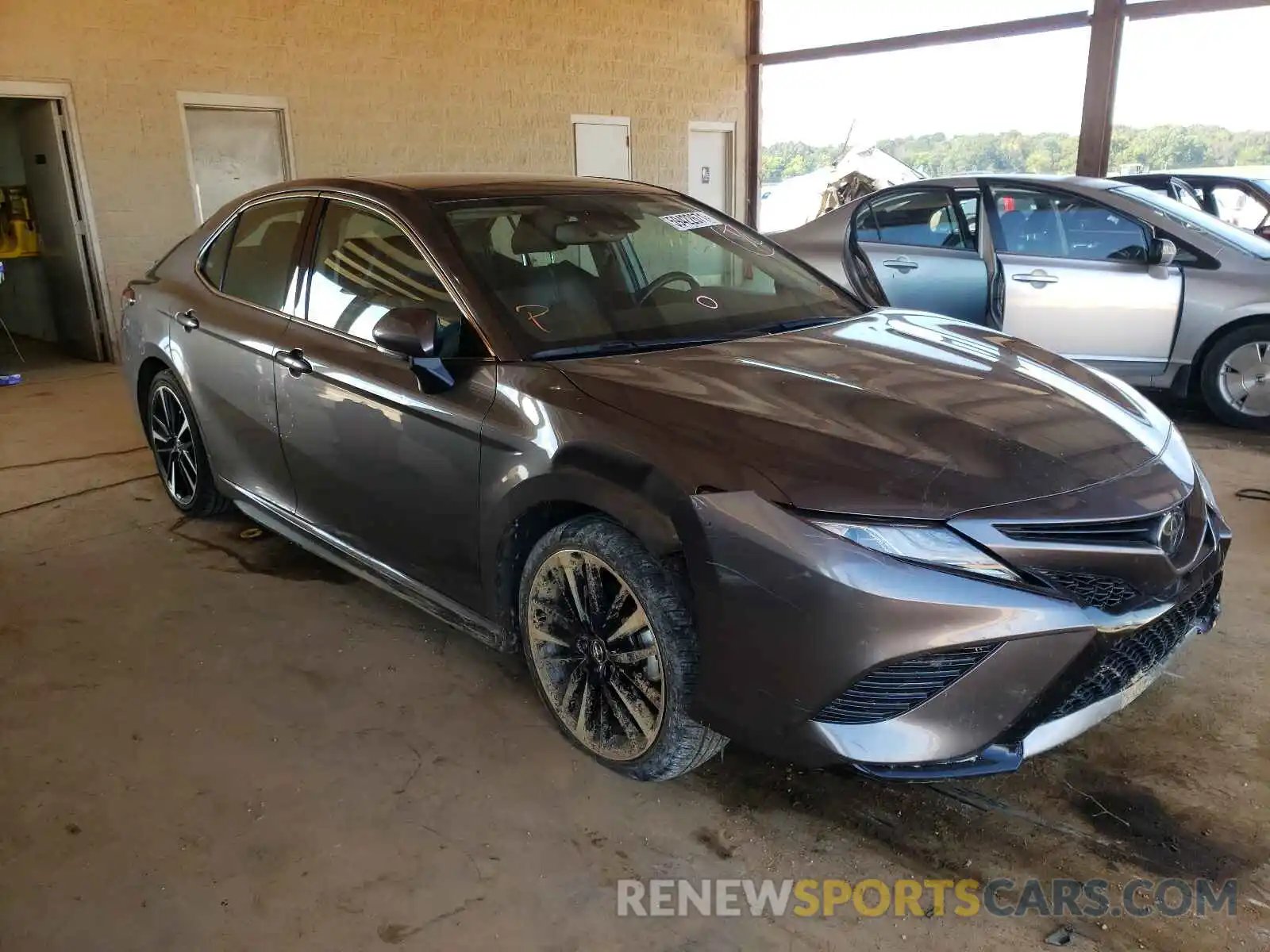 1 Photograph of a damaged car 4T1B61HK4KU829258 TOYOTA CAMRY 2019