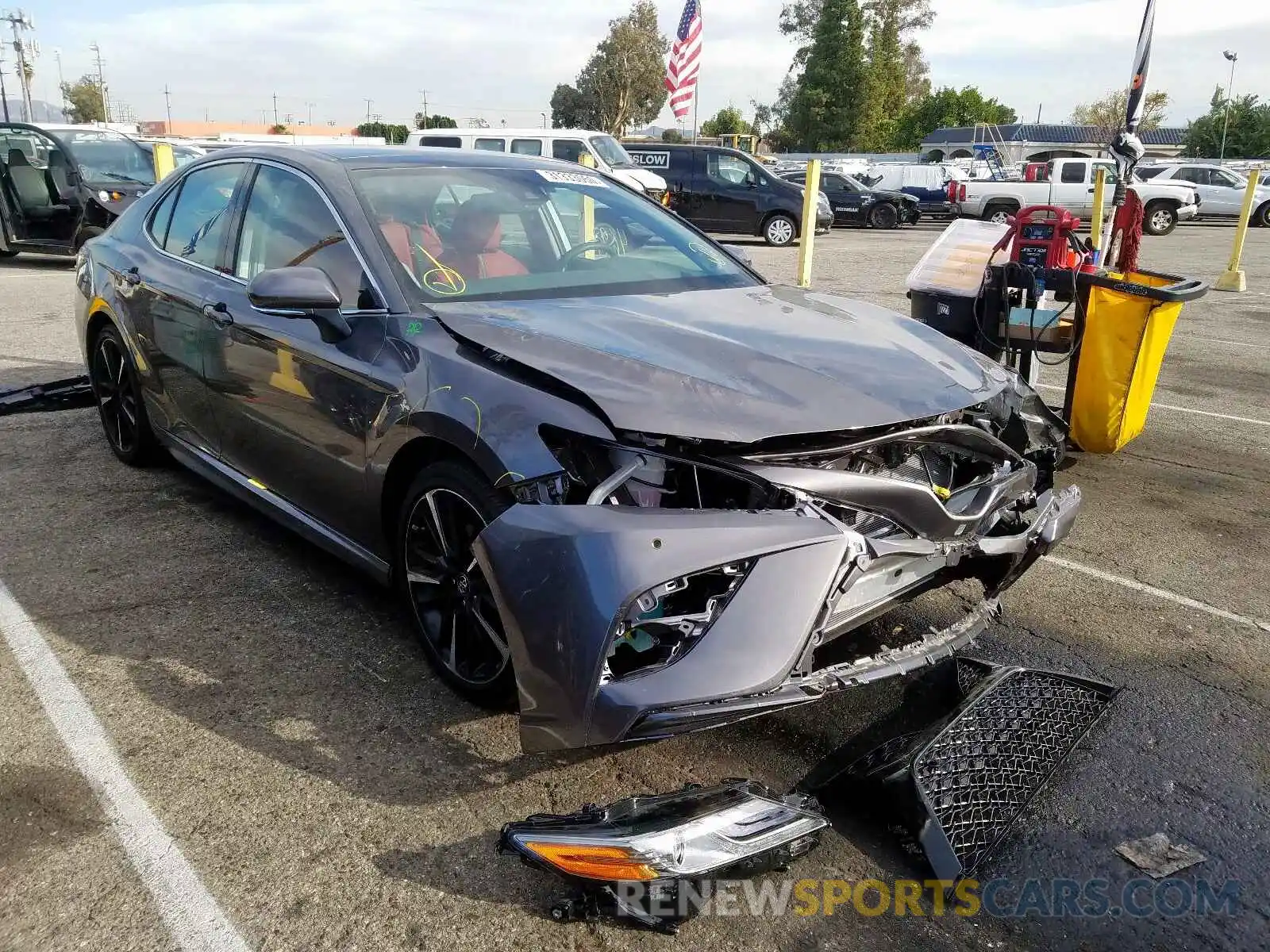 1 Photograph of a damaged car 4T1B61HK4KU834198 TOYOTA CAMRY 2019