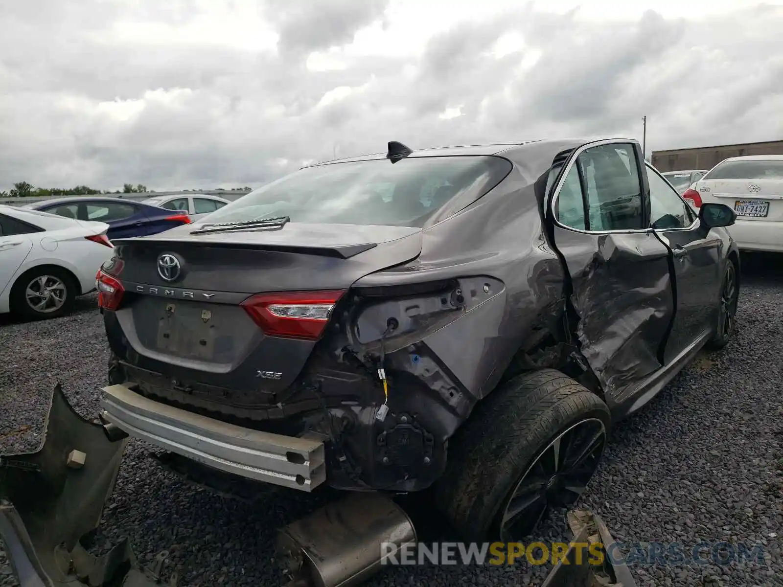 4 Photograph of a damaged car 4T1B61HK4KU839322 TOYOTA CAMRY 2019